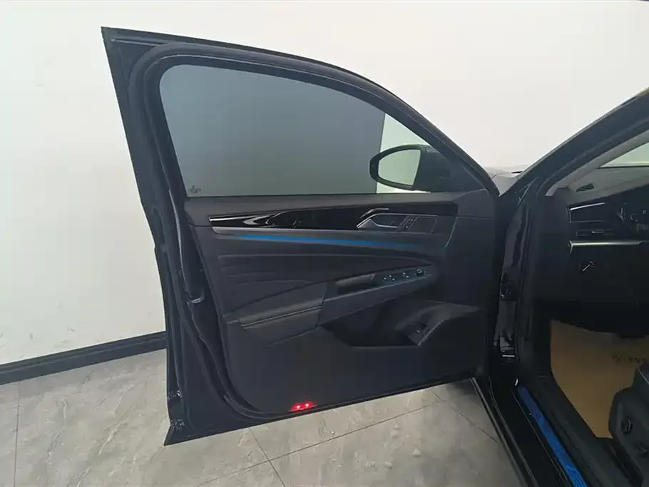 Volkswagen Passat 2024 из CN, фото 7