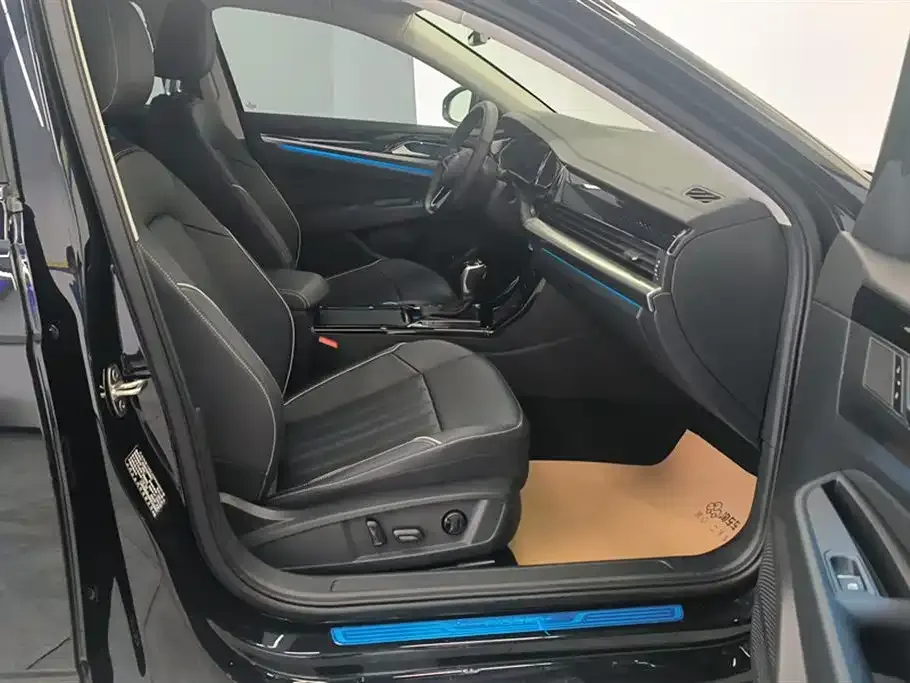 Volkswagen Passat 2024 из CN, фото 8