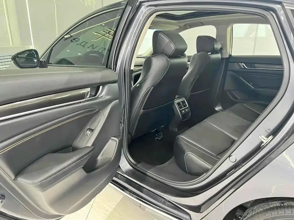Honda Accord 2021 из CN, фото 10