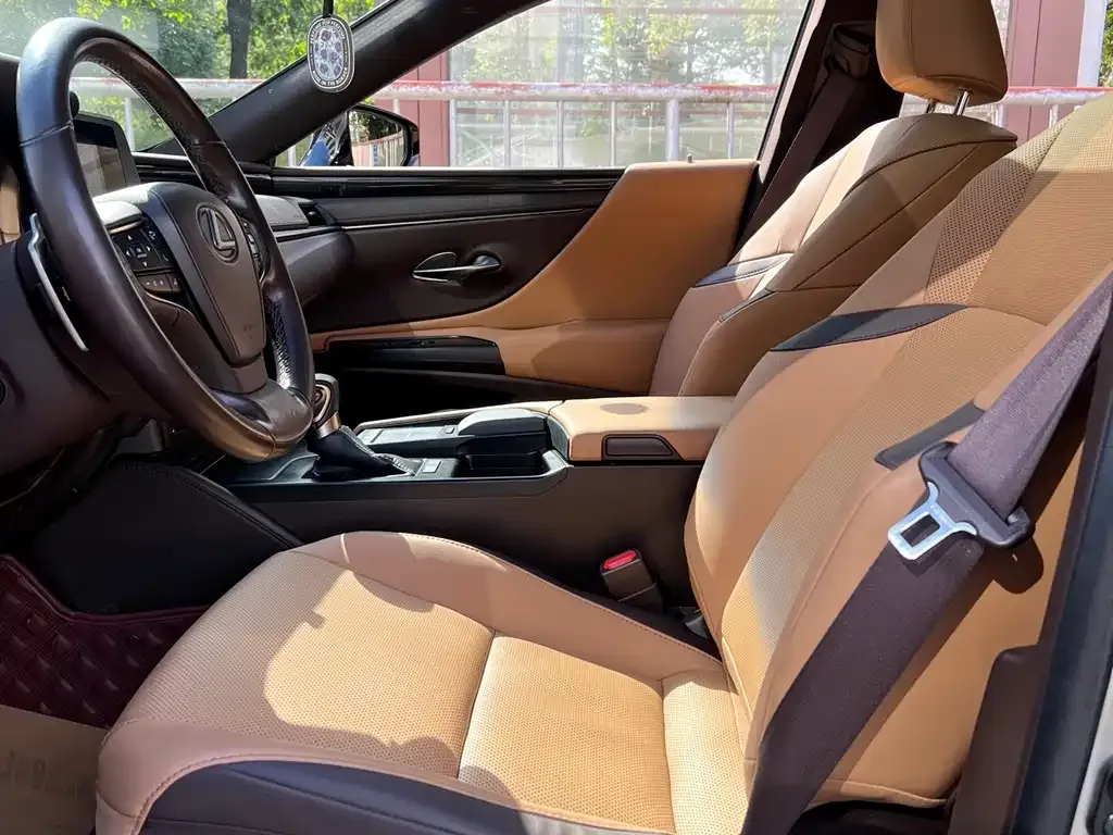 Lexus ES 2021 из CN, фото 10