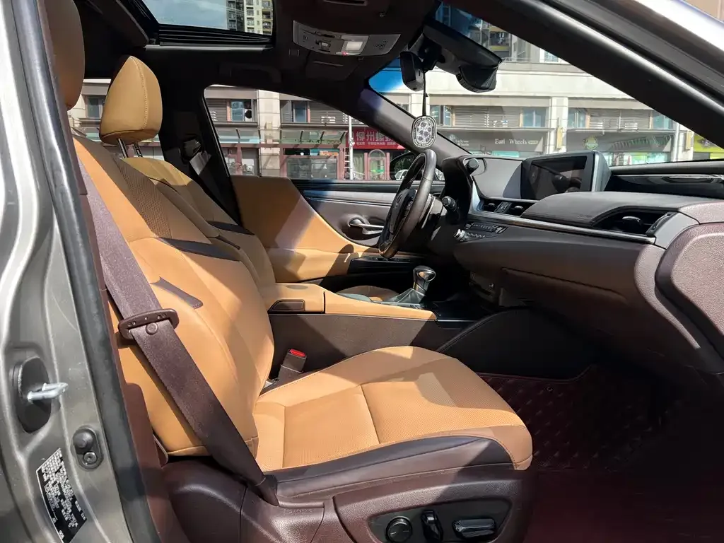 Lexus ES 2021 из CN, фото 9