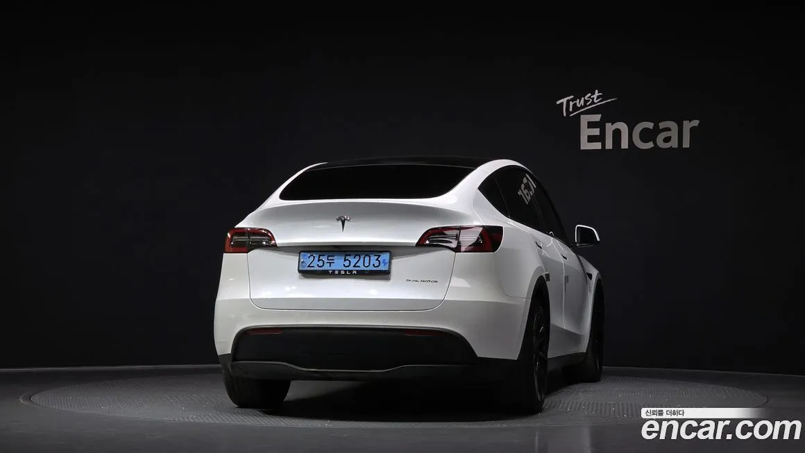 Tesla Model Y — фото 4