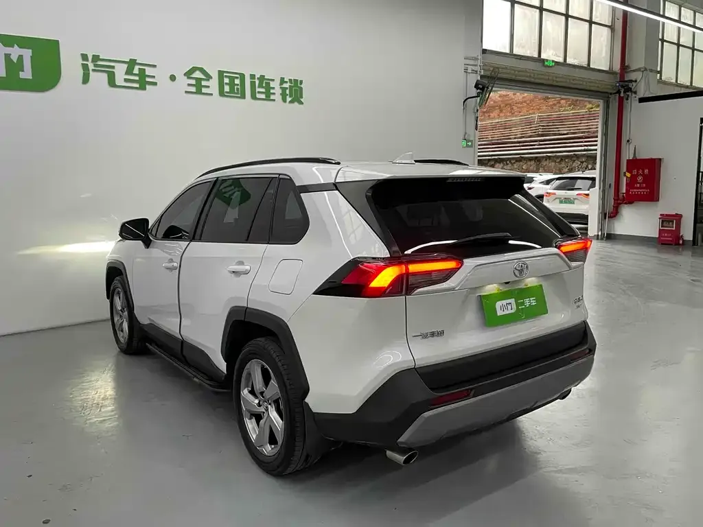 Toyota RAV4 2022 из CN, фото 6