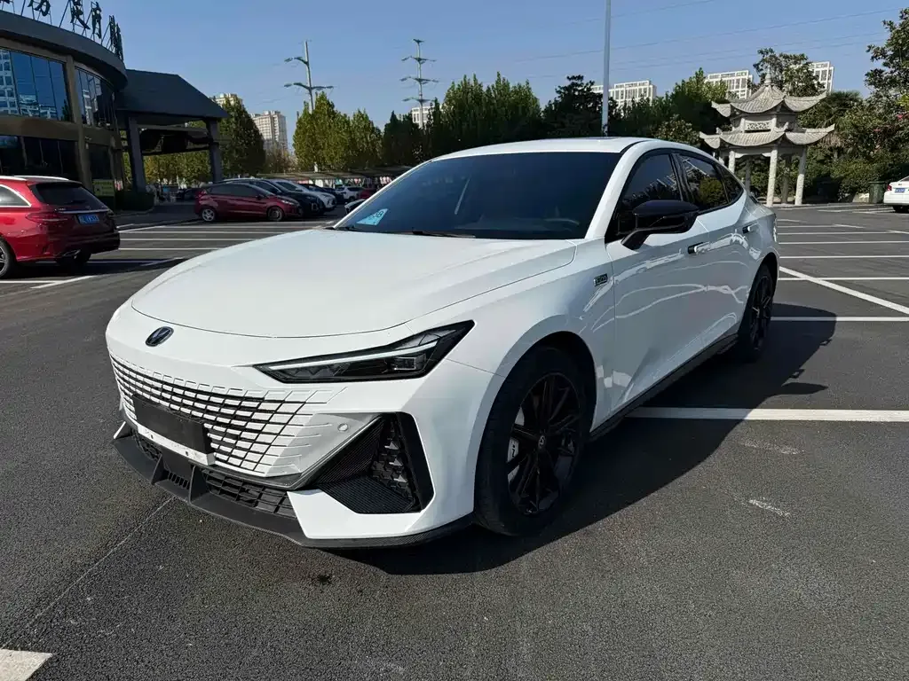 Changan UNI-V iDD 2023 из CN, фото 1