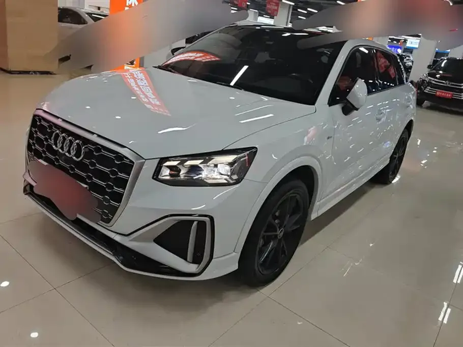 Audi Q2L 2023 из CN, фото 1