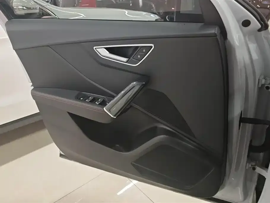 Audi Q2L 2023 из CN, фото 7