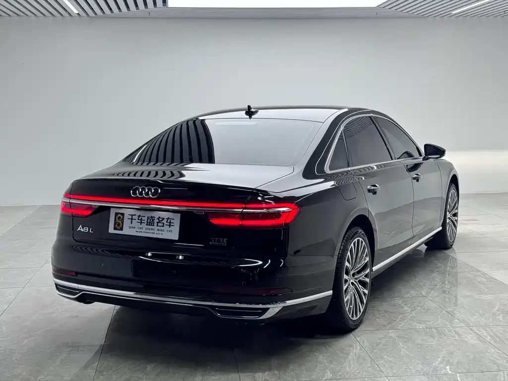 Audi A8 2022 из CN, фото 6
