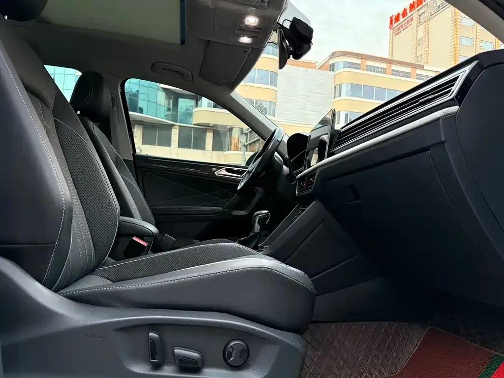 Volkswagen Tiguan L 2021 из CN, фото 10