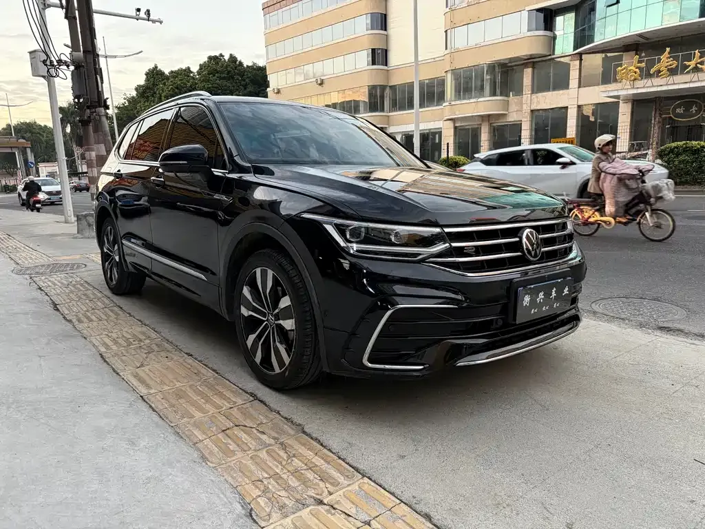 Volkswagen Tiguan L 2021 из CN, фото 3