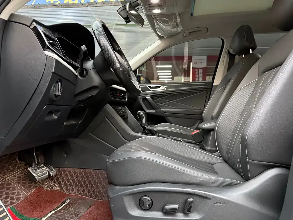 Volkswagen Tiguan L 2021 из CN, фото 4