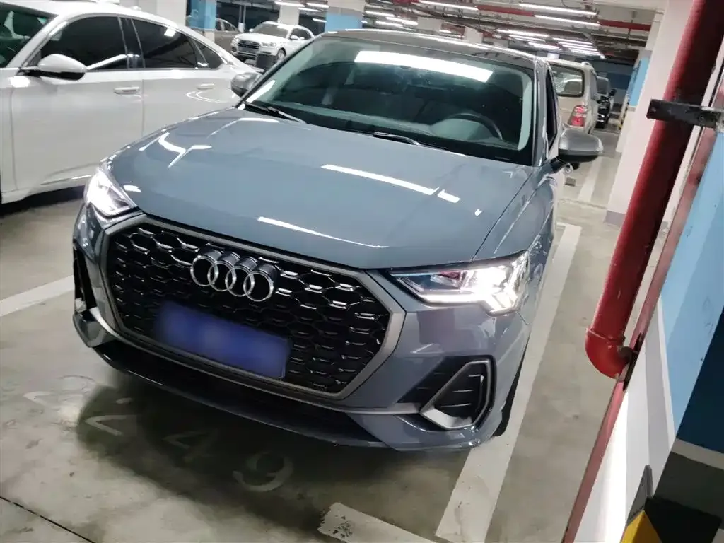 Audi Q3 Sportback — фото 1