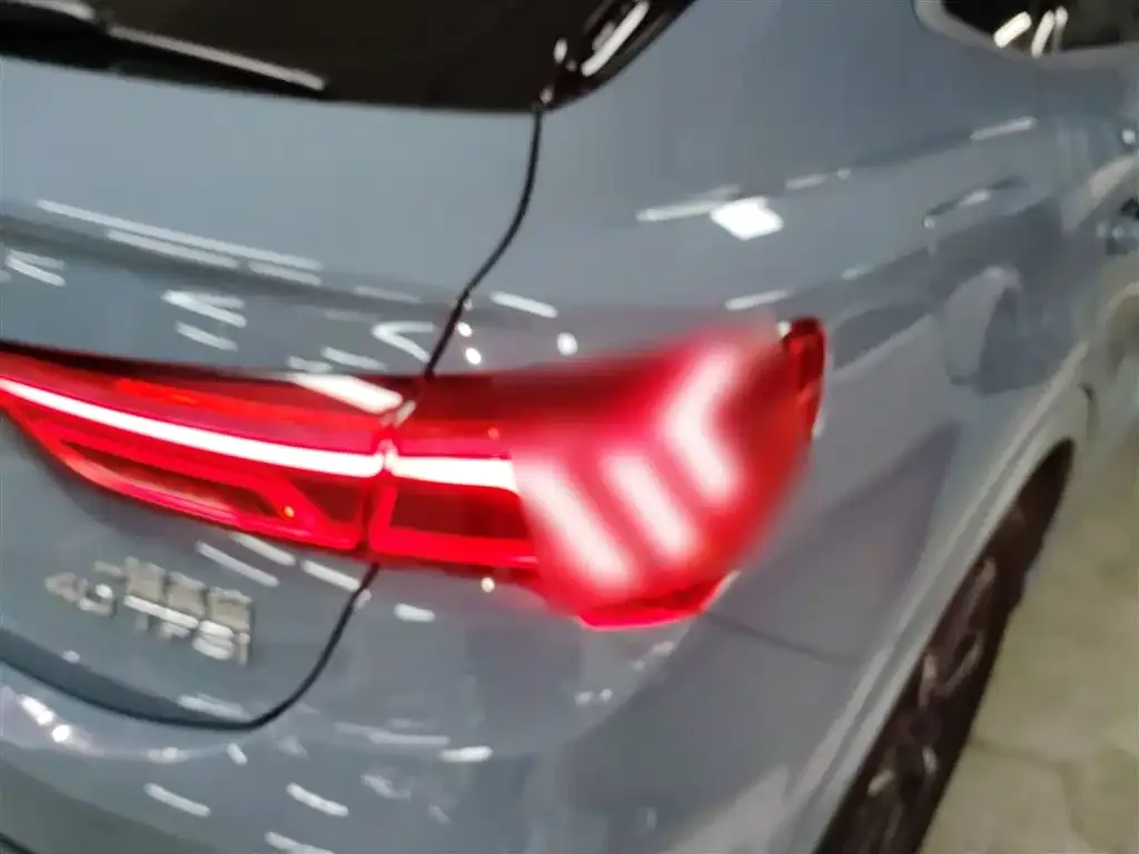 Audi Q3 Sportback — фото 8