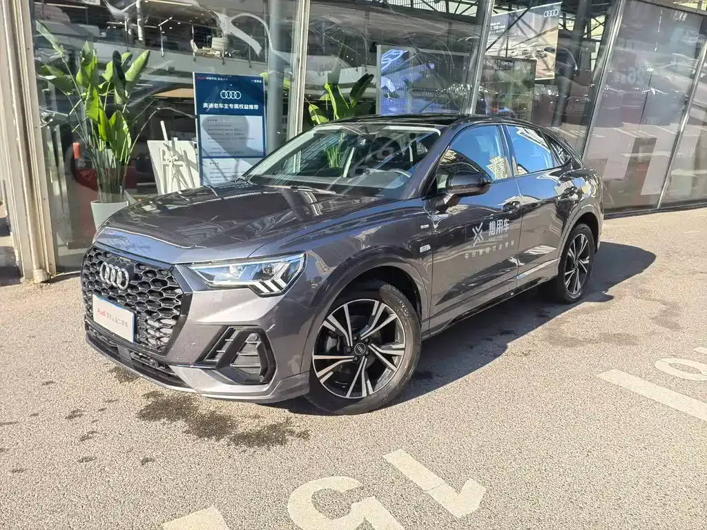Audi Q3 Sportback — фото 1