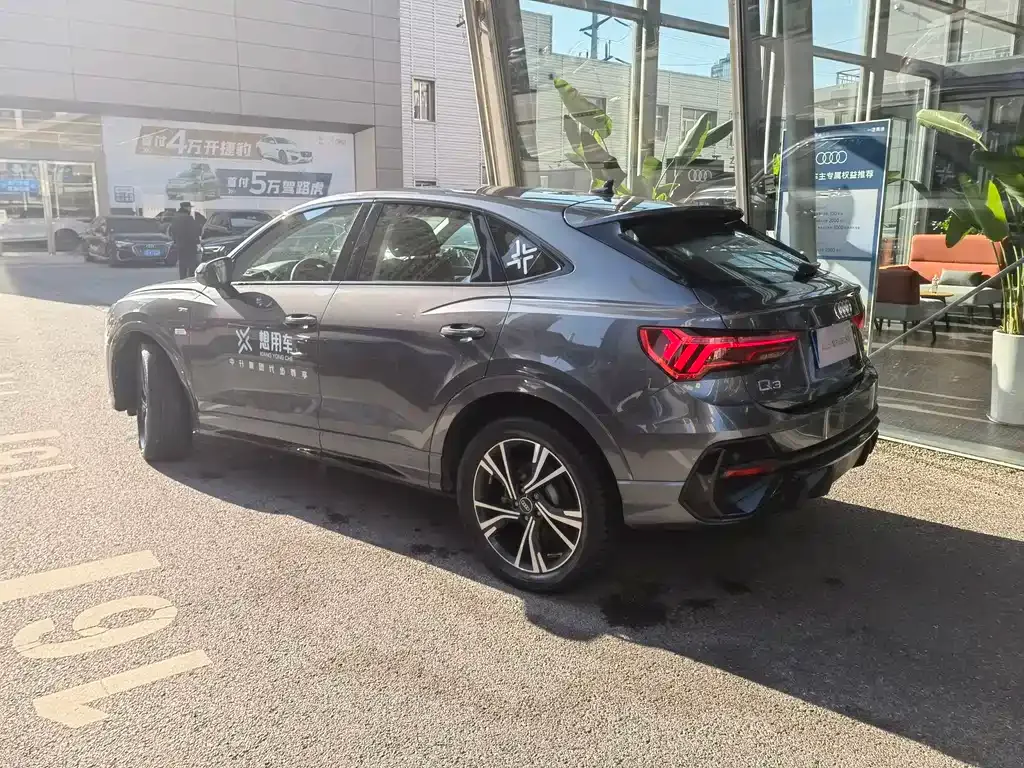 Audi Q3 Sportback — фото 9