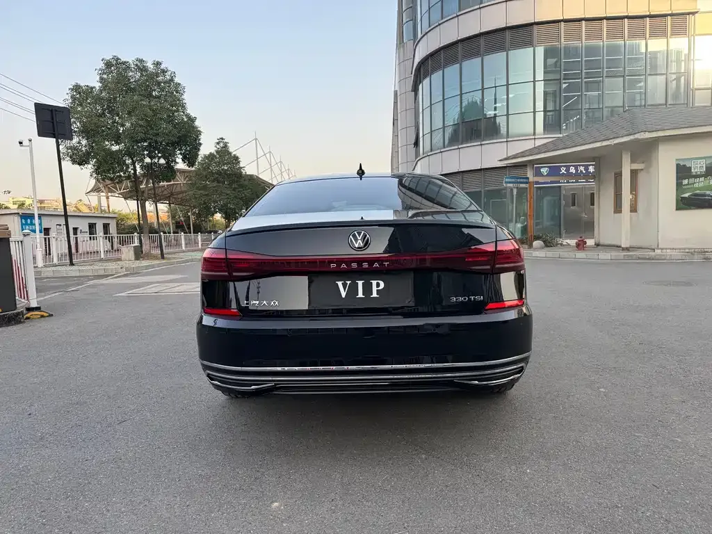 Volkswagen Passat — фото 7