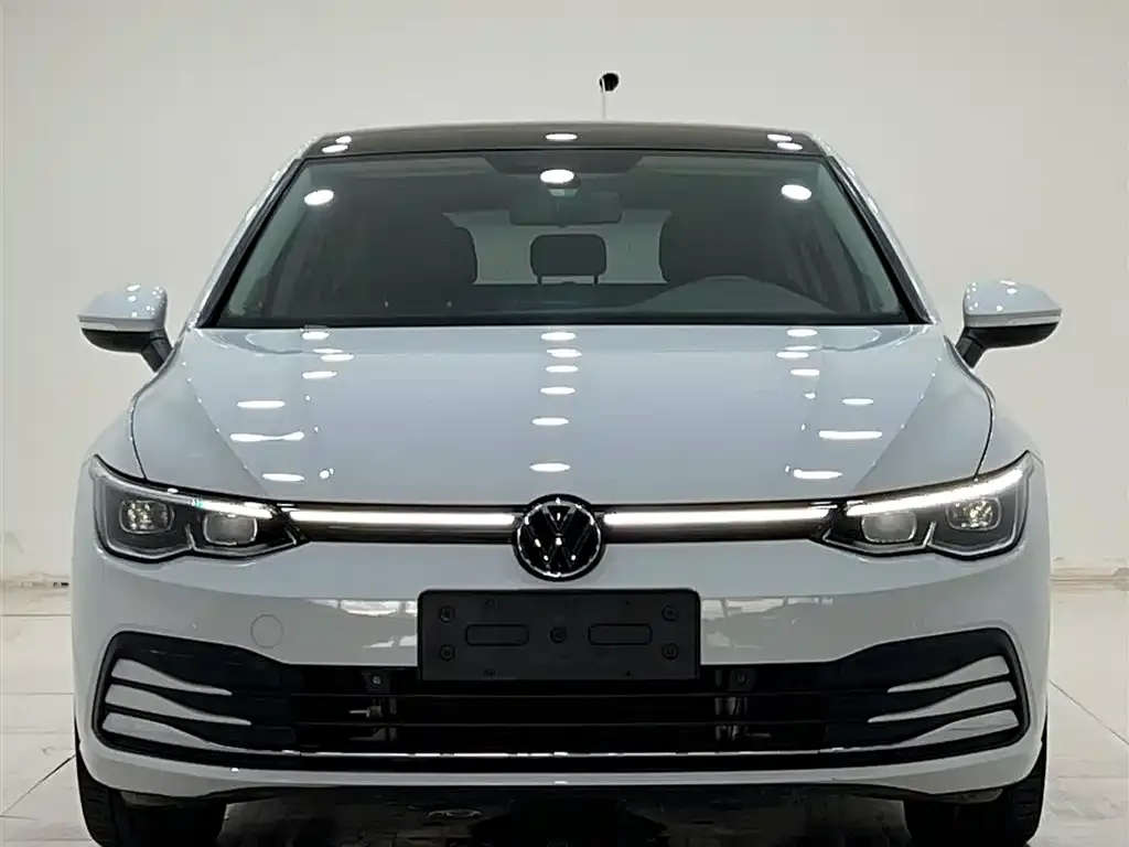 Volkswagen Golf 2022 из CN, фото 2