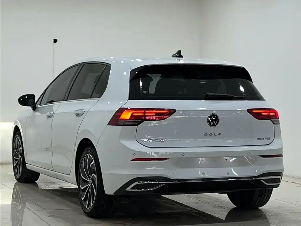 Volkswagen Golf 2022 из CN, фото 9