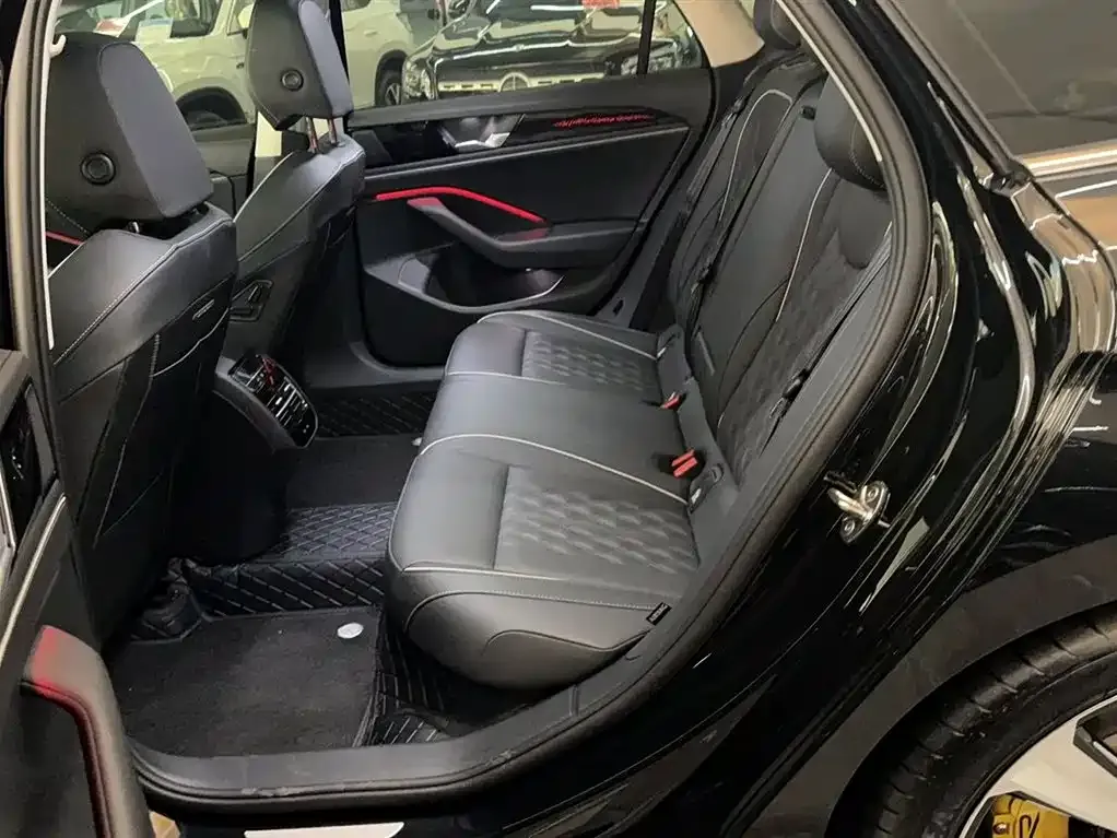Volkswagen Magotan 2025 из CN, фото 8