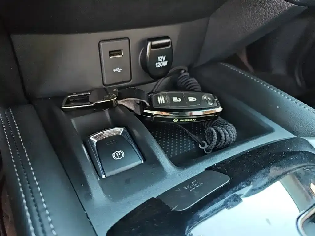 Nissan X-Trail 2023 из CN, фото 9