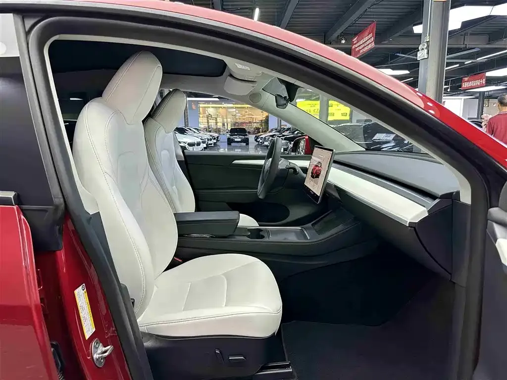 Tesla Model Y 2023 из CN, фото 8