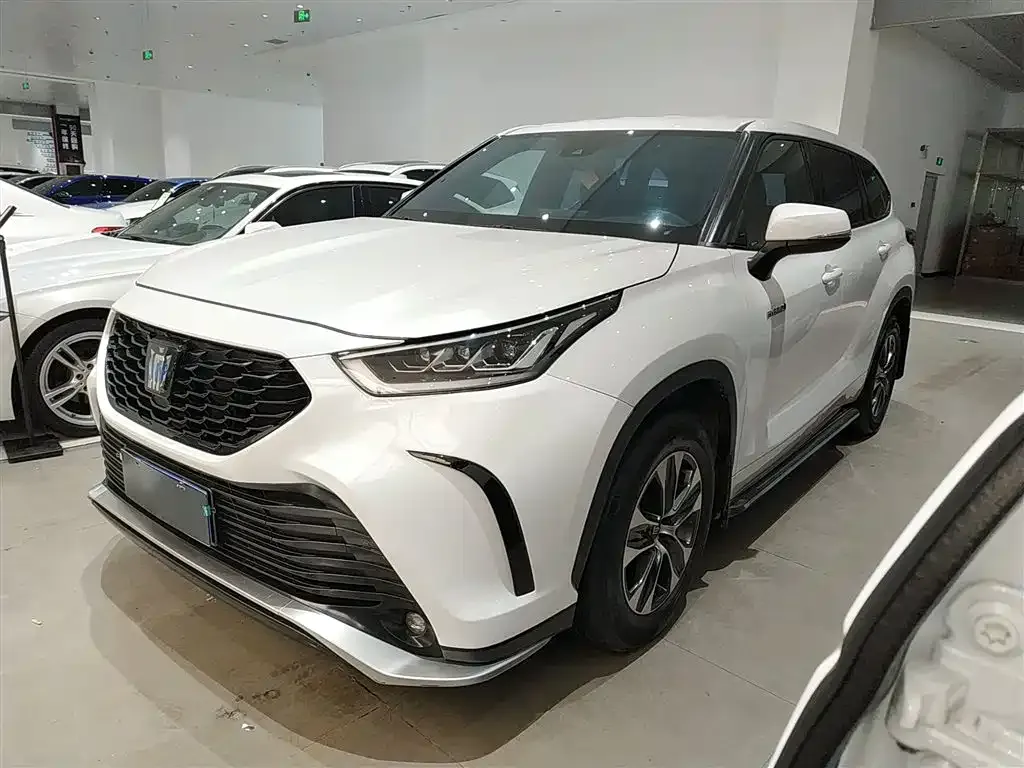 Toyota Crown Kluger 2023 из CN, фото 2