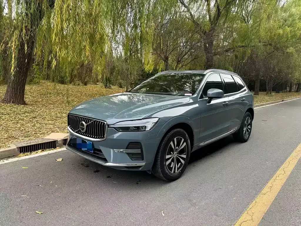 Volvo XC60 2023 из CN, фото 1