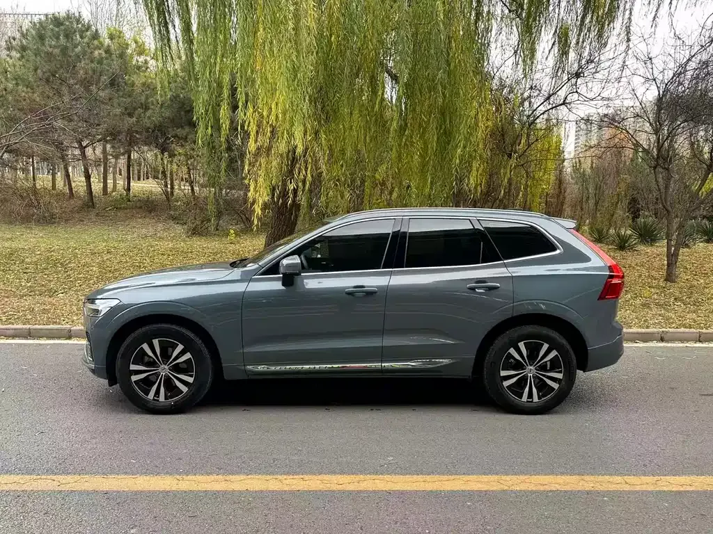 Volvo XC60 2023 из CN, фото 3