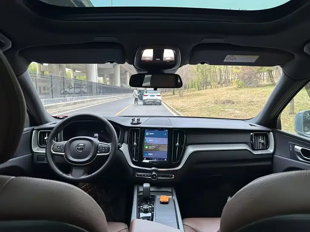 Volvo XC60 2023 из CN, фото 7