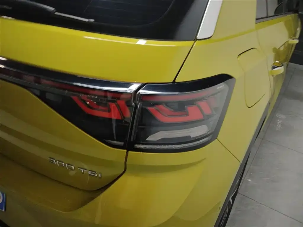 Volkswagen T-Roc 2023 из CN, фото 8