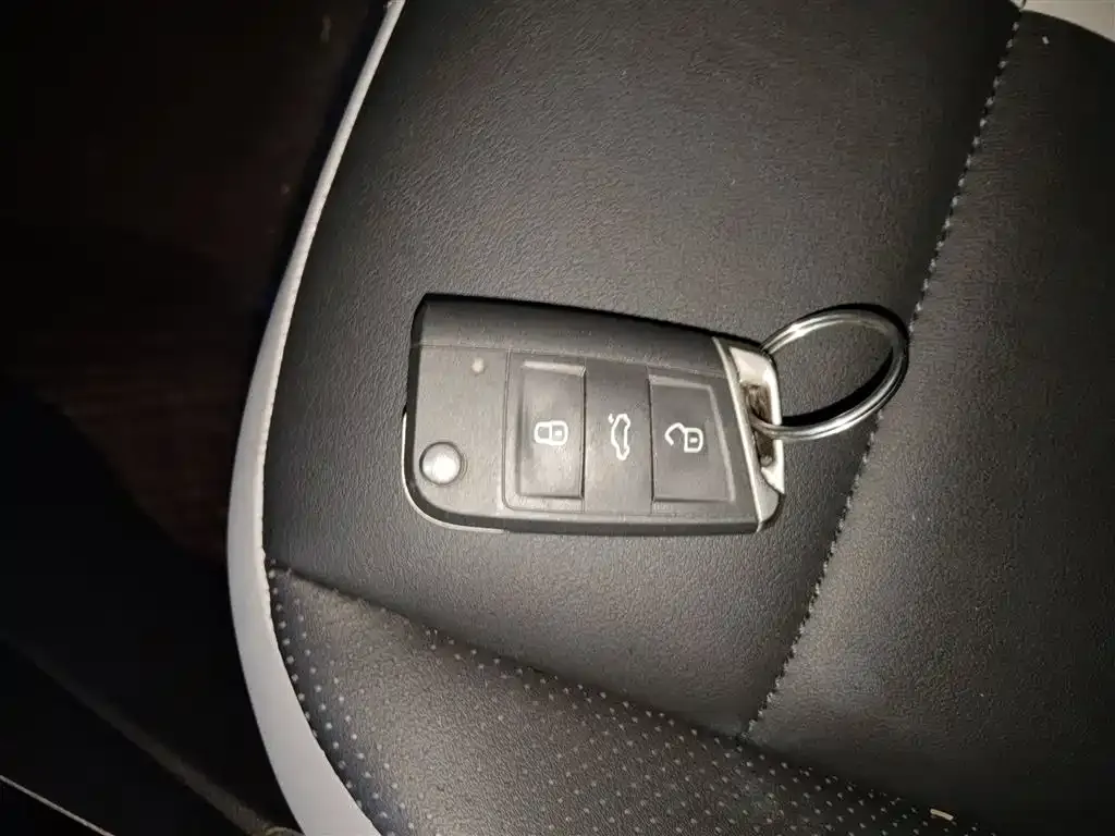 Volkswagen T-Roc 2023 из CN, фото 9