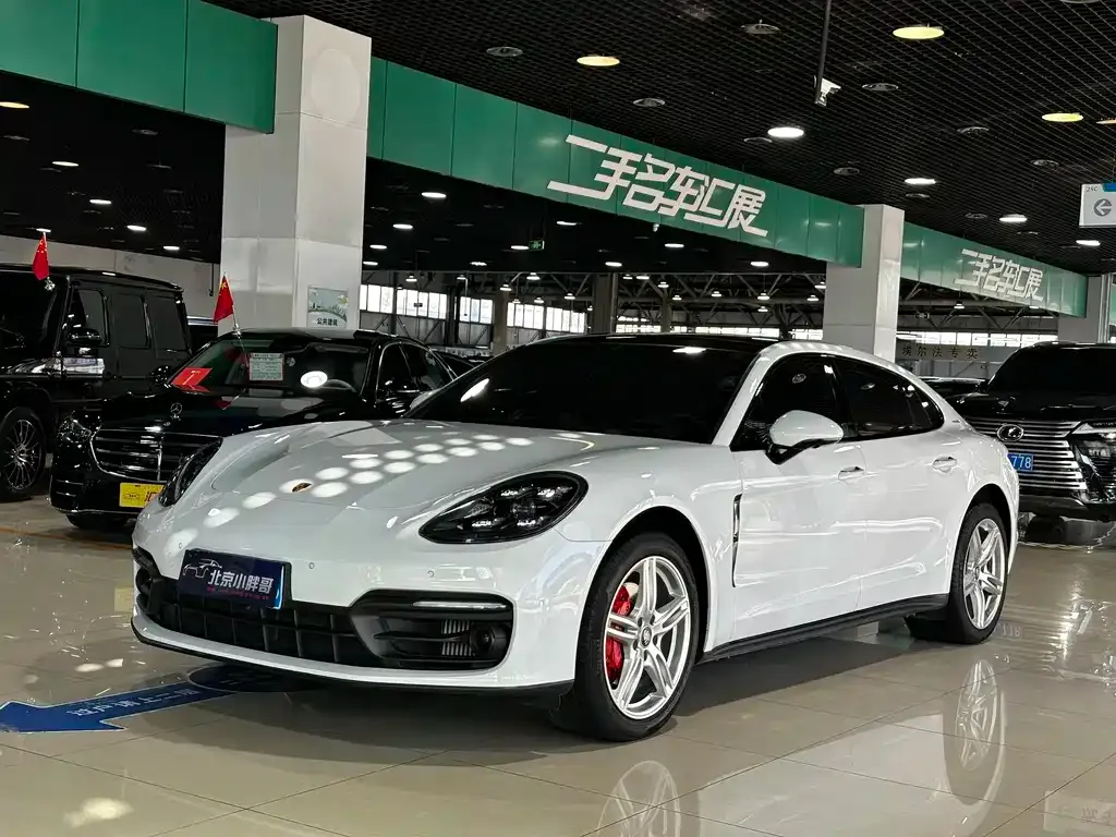 Porsche Panamera — фото 1