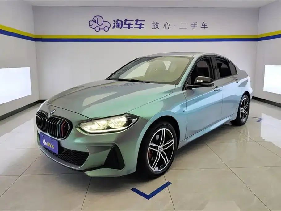 BMW 1 Series 2021 из CN, фото 1