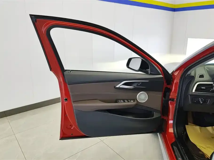 BMW 1 Series 2021 из CN, фото 7