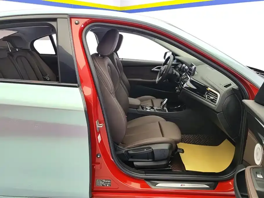 BMW 1 Series 2021 из CN, фото 8