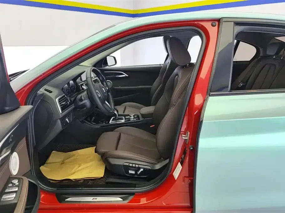 BMW 1 Series 2021 из CN, фото 9