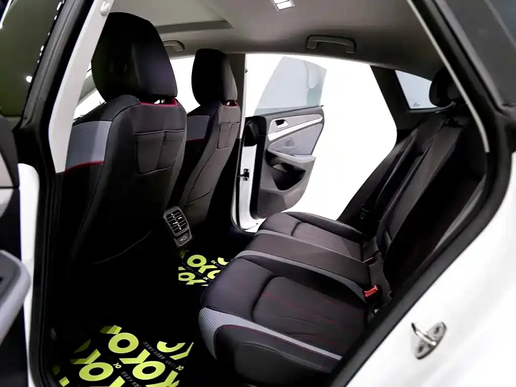 Volkswagen Lamando 2024 из CN, фото 6