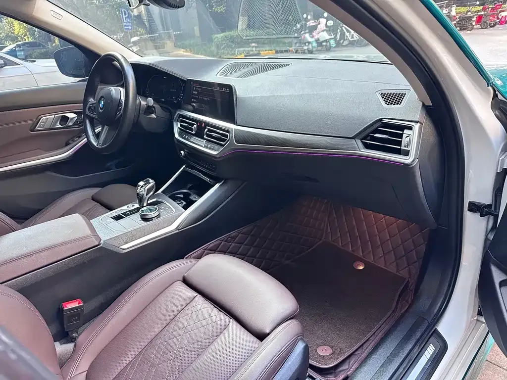 BMW 3 Series 2022 из CN, фото 6