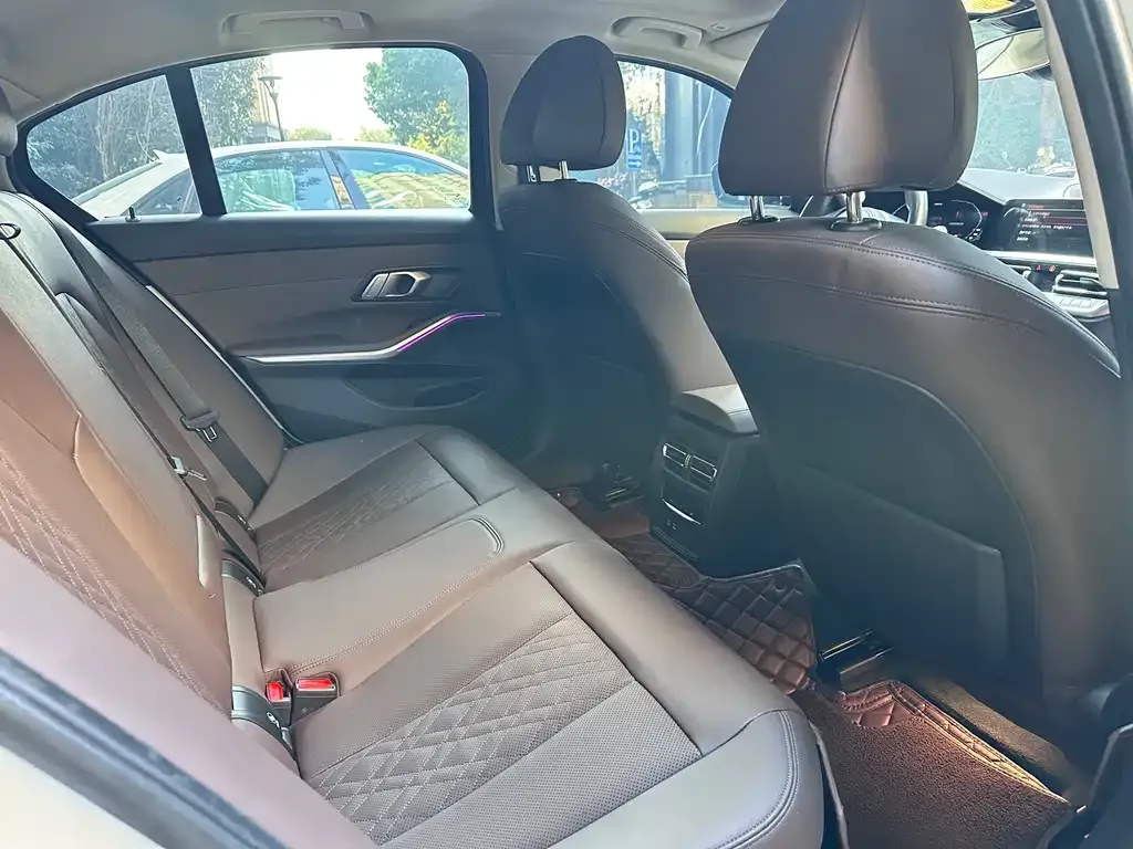 BMW 3 Series 2022 из CN, фото 7