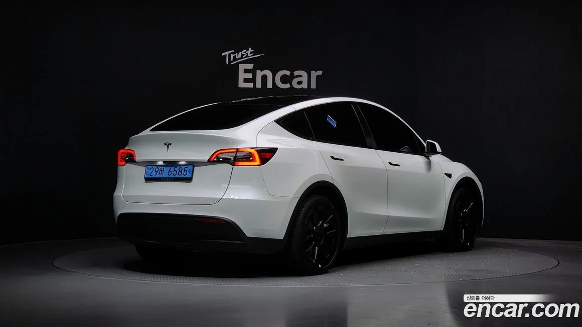 Tesla Model Y 2024 из KR, фото 2