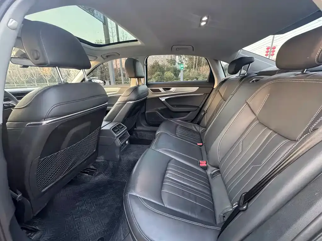 Audi A6L 2023 из CN, фото 4