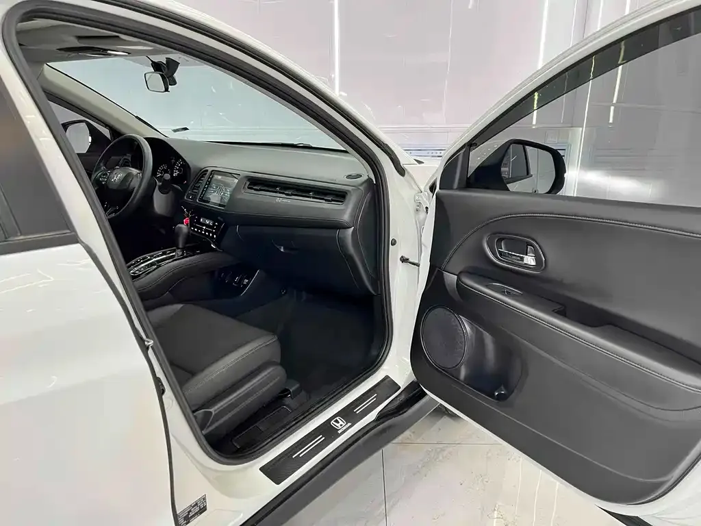 Honda Vezel 2022 из CN, фото 8