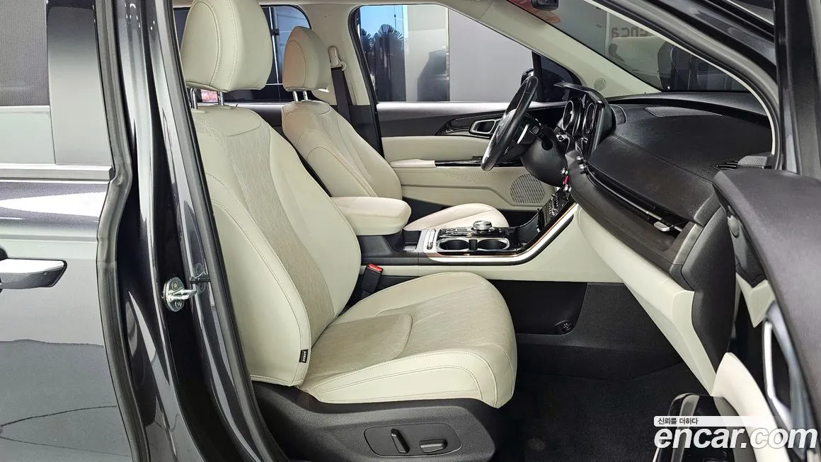 Kia Carnival — фото 10