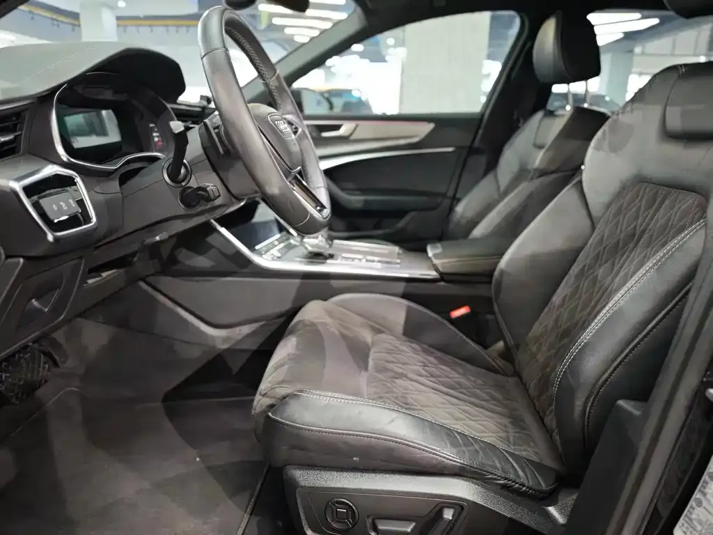 Audi A6L 2021 из CN, фото 4