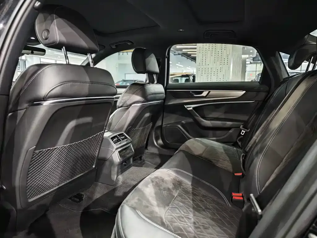 Audi A6L 2021 из CN, фото 7