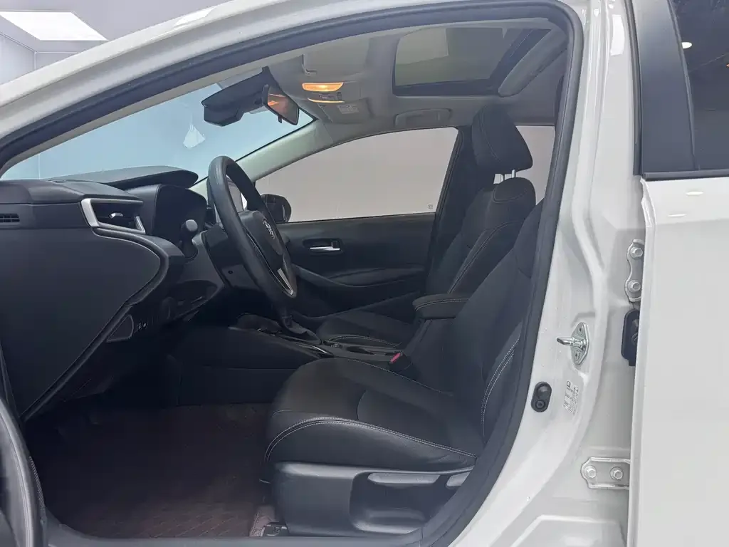 Toyota Corolla 2021 из CN, фото 8