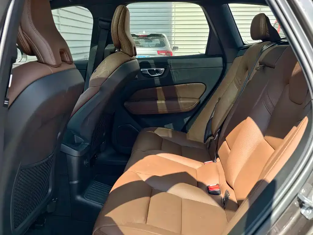 Volvo XC60 2021 из CN, фото 10