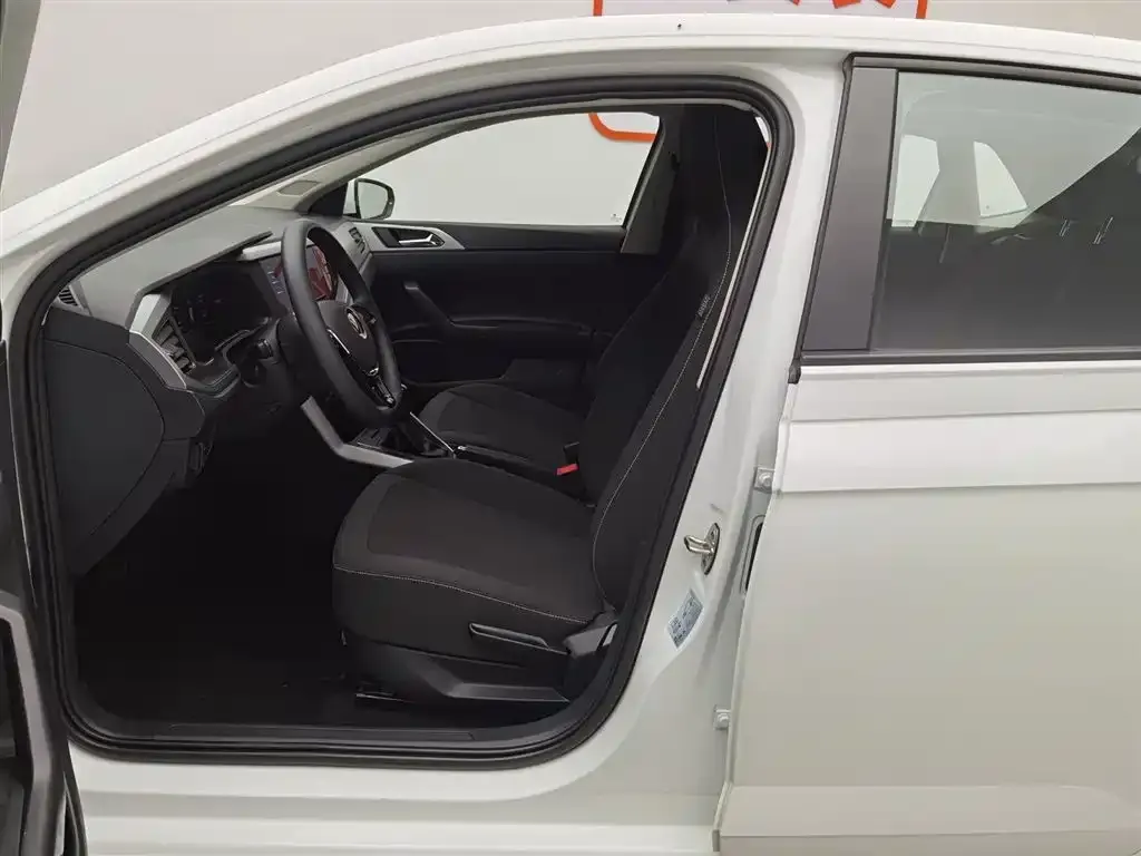 Volkswagen Polo 2023 из CN, фото 10