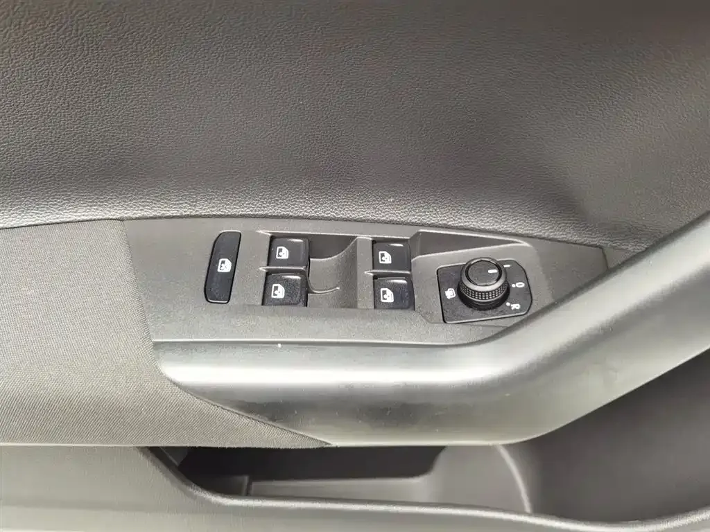 Volkswagen Polo 2023 из CN, фото 9