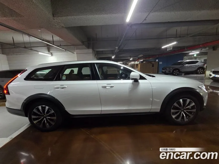 Volvo V90 2025 из KR, фото 4