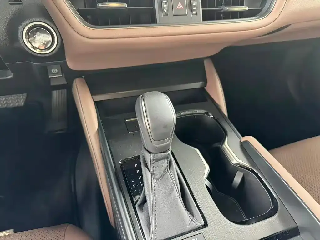 Lexus ES 2025 из CN, фото 10